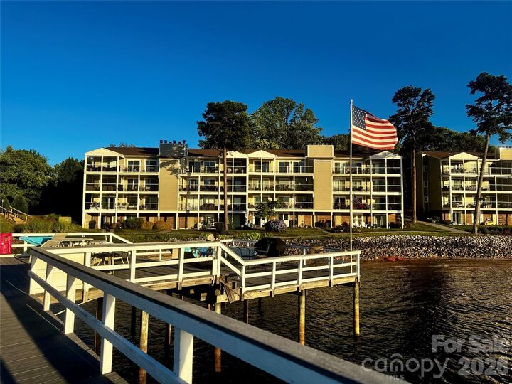 Property Photo:  20417 Harborgate Court 507  NC 28031 