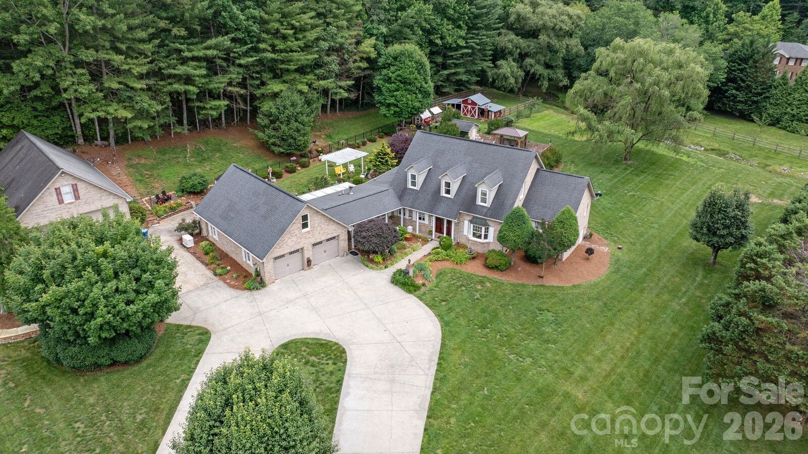 Property Photo:  401 Redwood Court  NC 28645 