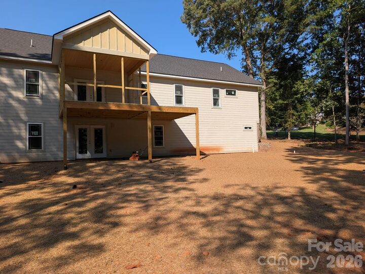 Property Photo: 1895 Knolls Drive NC 28658