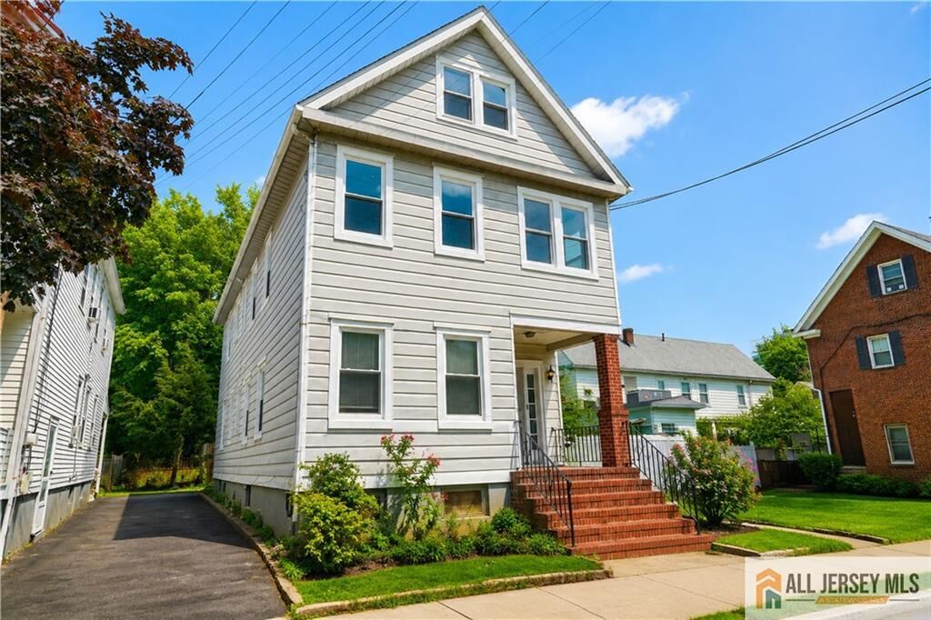 Property Photo:  105 Louis Street  NJ 08901 