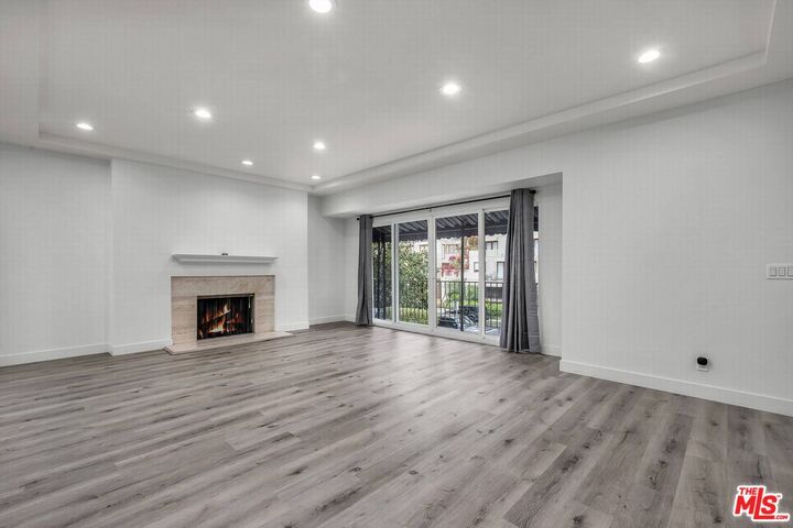 Property Photo: 10564 Ashton Ave CA 90024