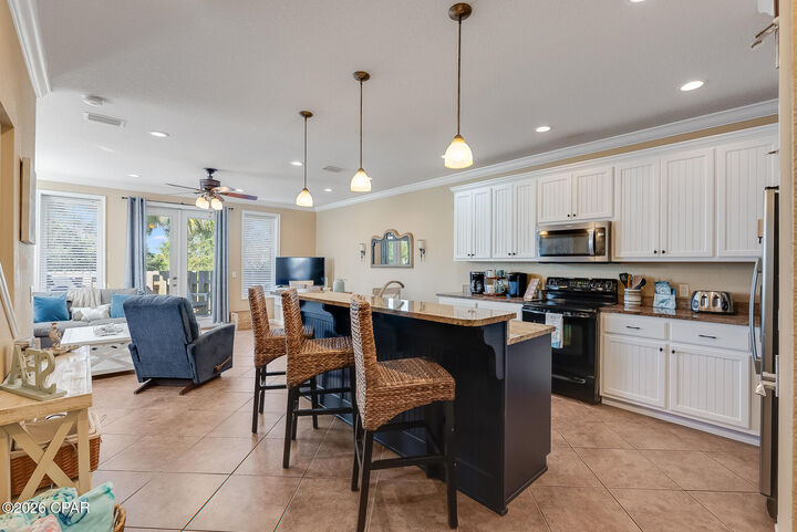 Property Photo:  140 Southfields Road  FL 32413 