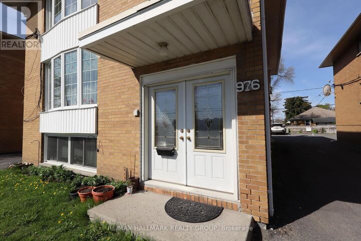 Property Photo:  976 St Laurent Boulevard 2  ON K1K 3B3 