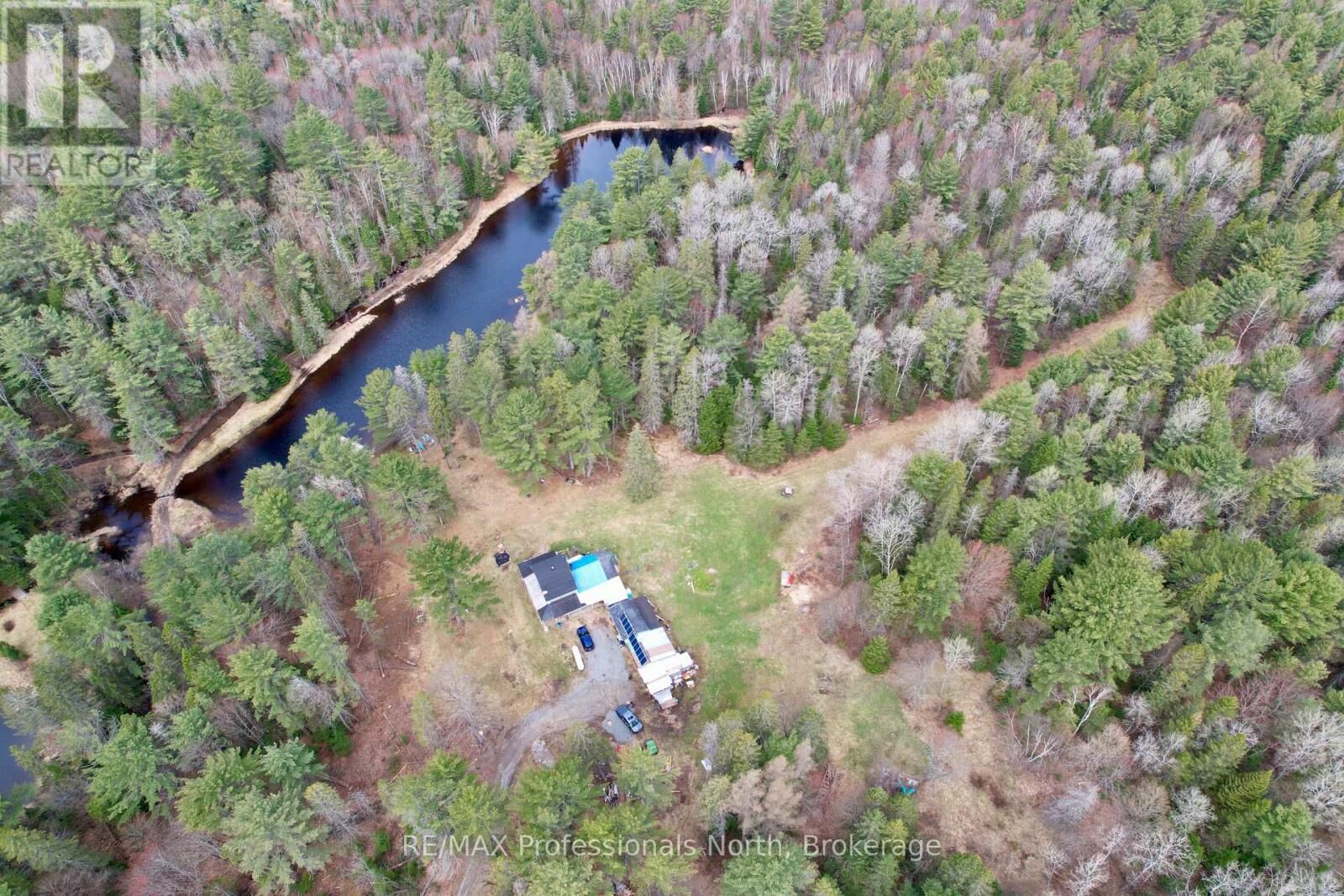 Property Photo: 862 Lynx Lake Rd Road ON P1H 2J3