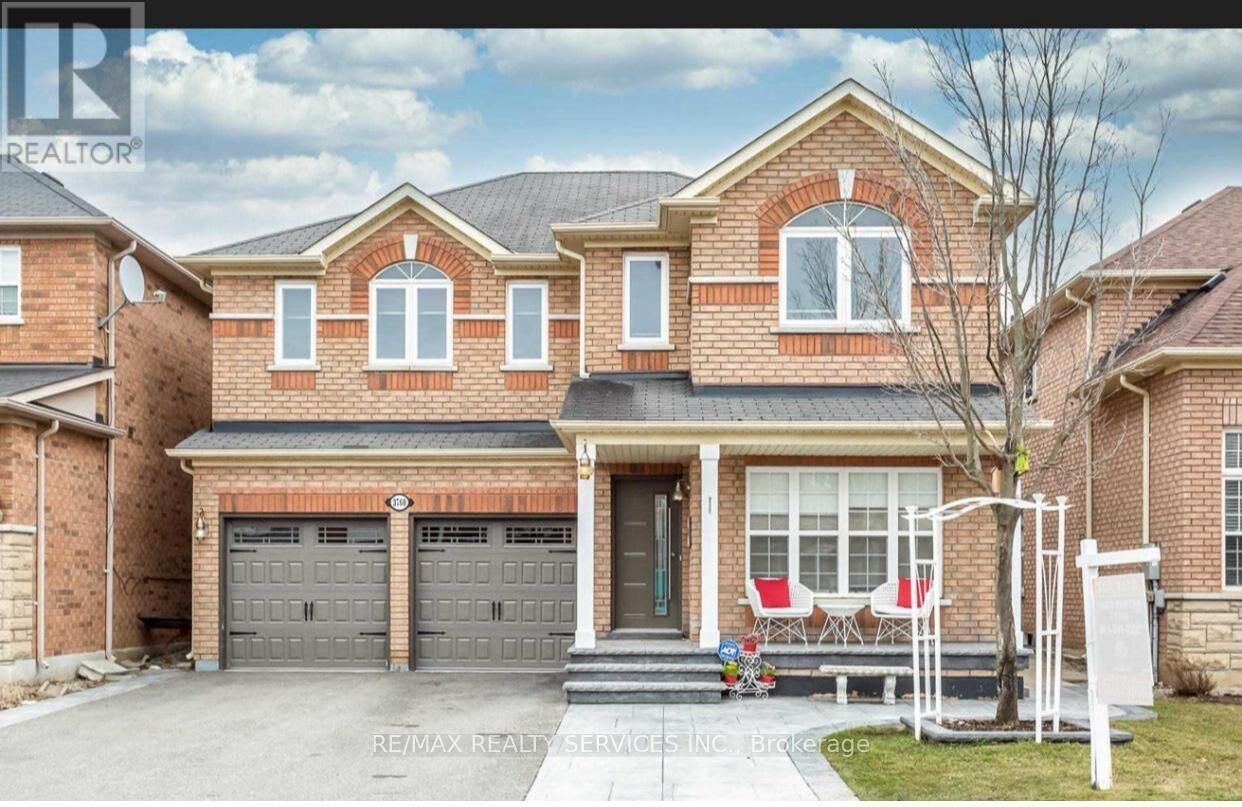 Property Photo:  3760 Pearlstone Drive Bsmt  ON L5M 7H1 