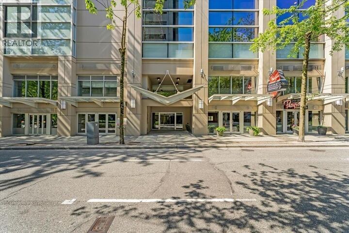 Property Photo:  938 Smithe Street 1712  BC V6Z 3H8 