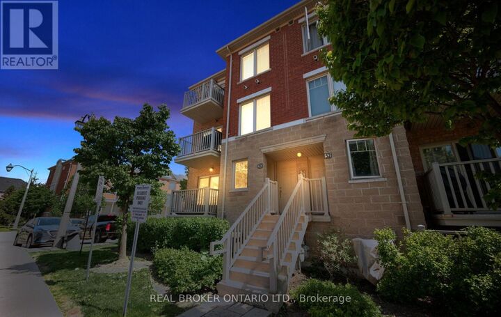 Property Photo:  5050 Intrepid Drive 50  ON L5M 0E5 