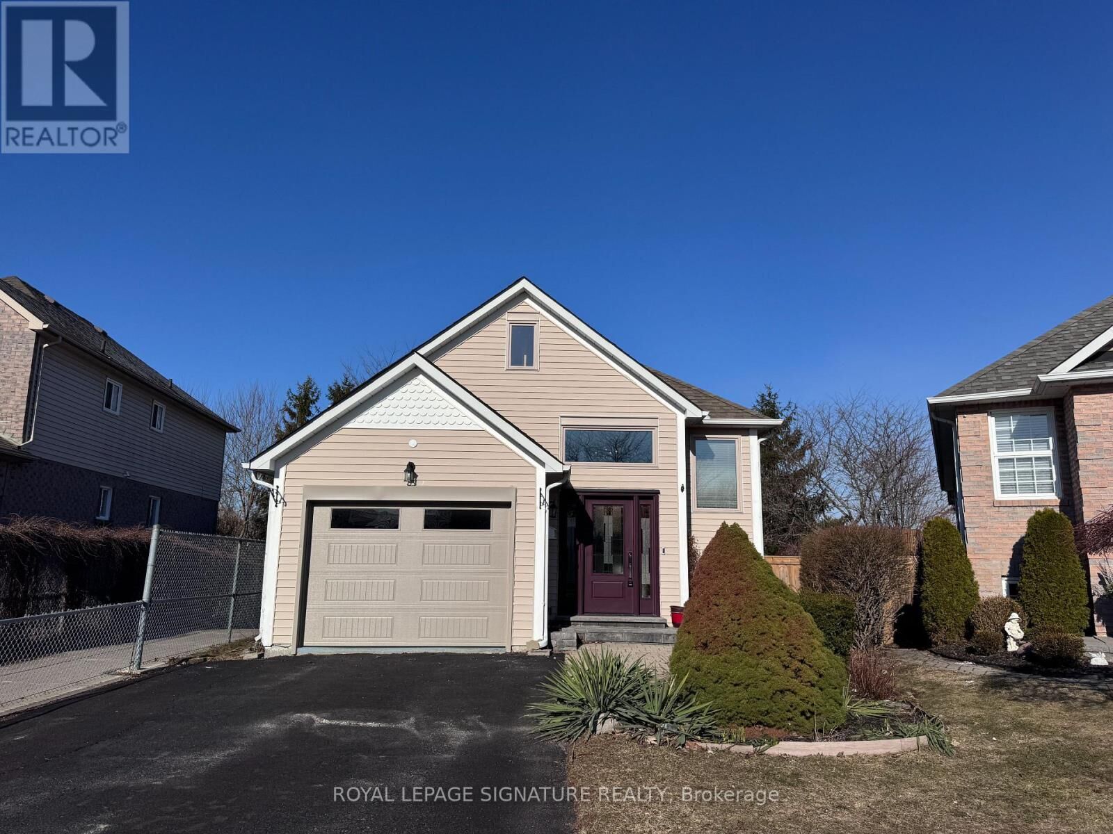Property Photo:  1256 Dartmoor Street  ON L1K 2K2 