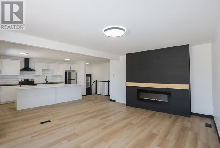 Property Photo:  35 Pozzebon Cres  ON P6C 6A7 