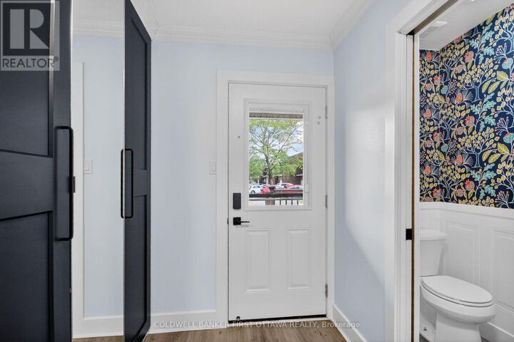 Property Photo:  8 Arnold Drive C  ON K2H 6V9 