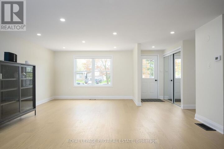 Property Photo:  26 Hickling Trail  ON L4M 5S4 