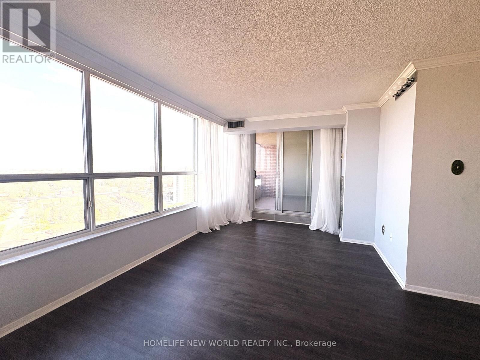 Property Photo: 2365 Kennedy Road 1811 ON M1T 3S6