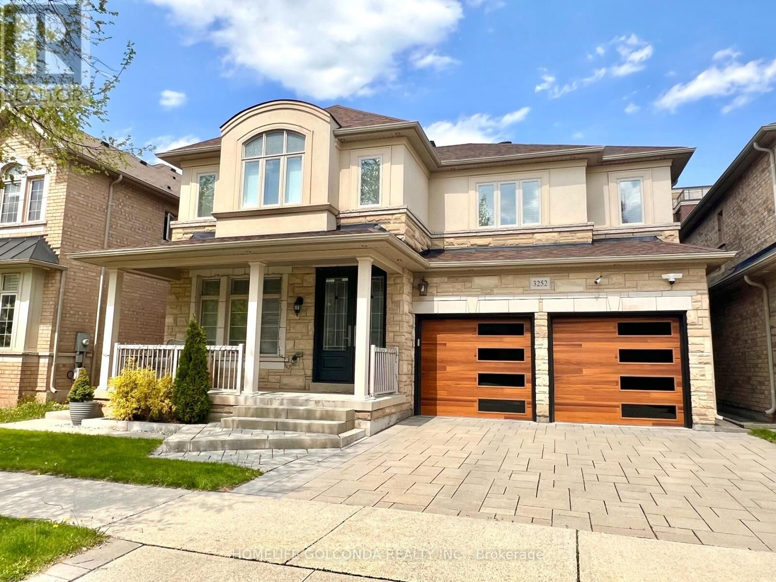 Property Photo:  3252 Larry Crescent  ON L6M 0S9 