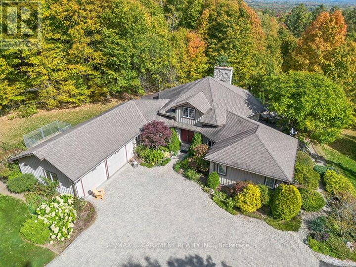 Property Photo:  22 Southridge Trail  ON L7K 0B3 