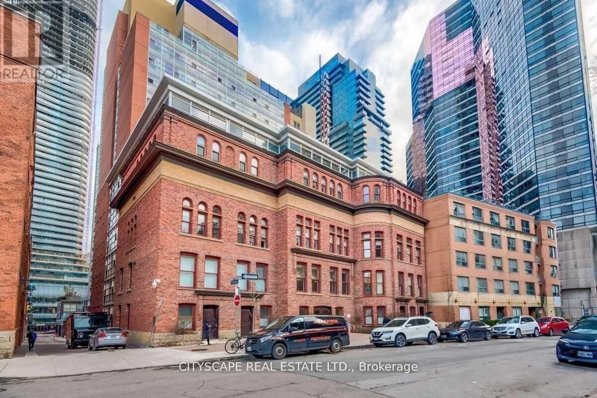Property Photo:  11 St Joseph Street 1209  ON M4Y 1J8 