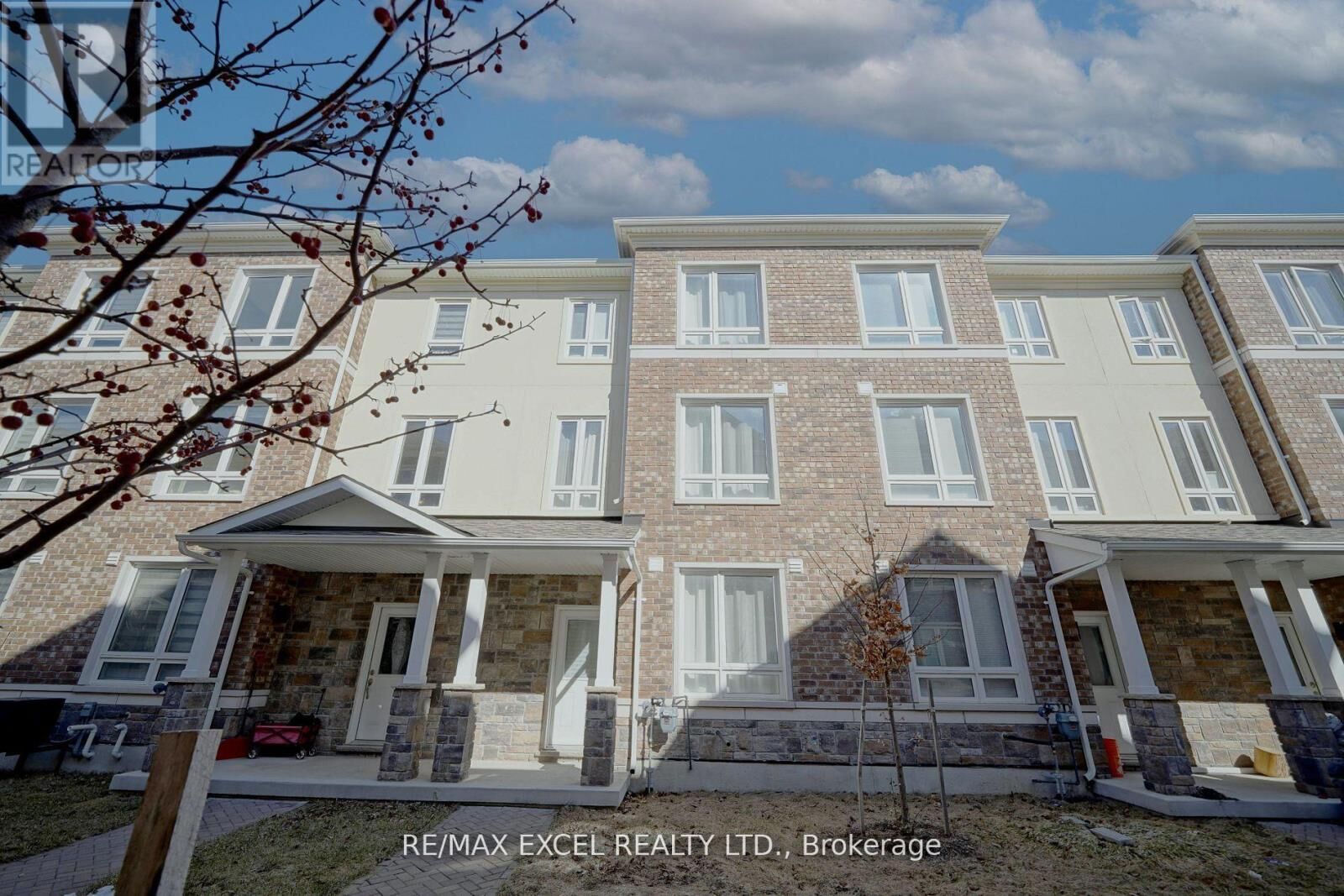 Property Photo: 11 Chicago Lane ON L6E 0V6