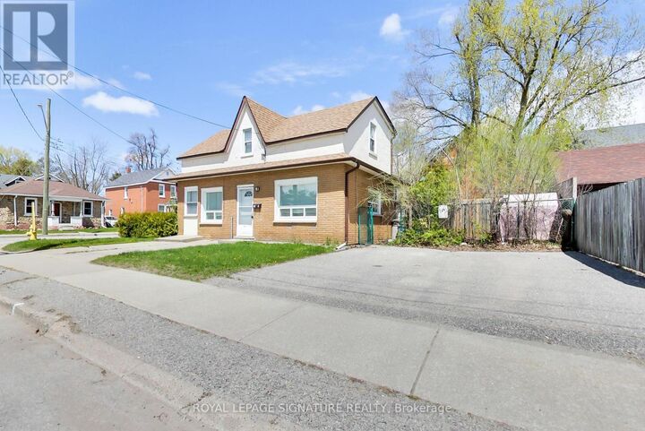 Property Photo:  58 Victoria Street  ON L4N 2H6 