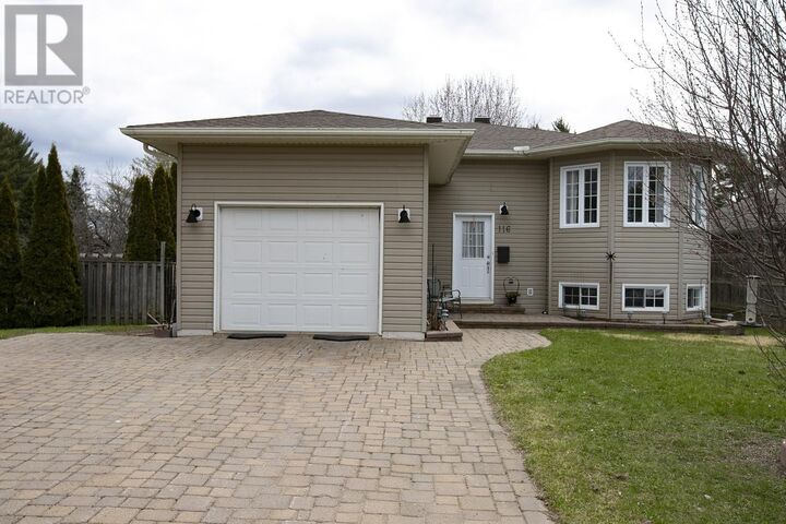 Property Photo:  116 Willowdale St  ON P6A 5Z4 