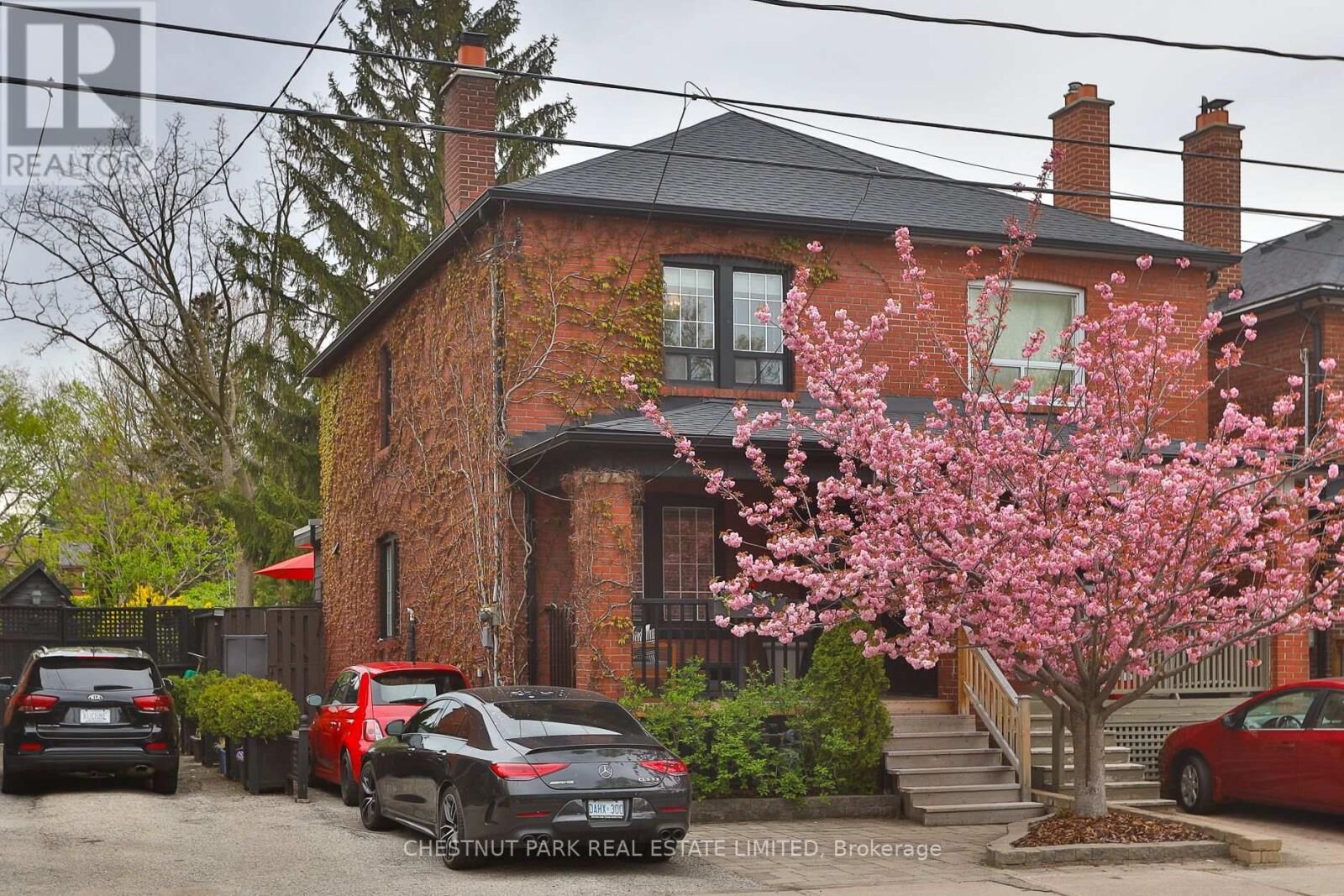 Property Photo:  452 Davisville Avenue  ON M4S 1H8 