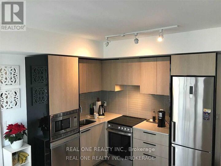 Property Photo:  18 Maitland Terrace 2004  ON M4Y 1Y4 
