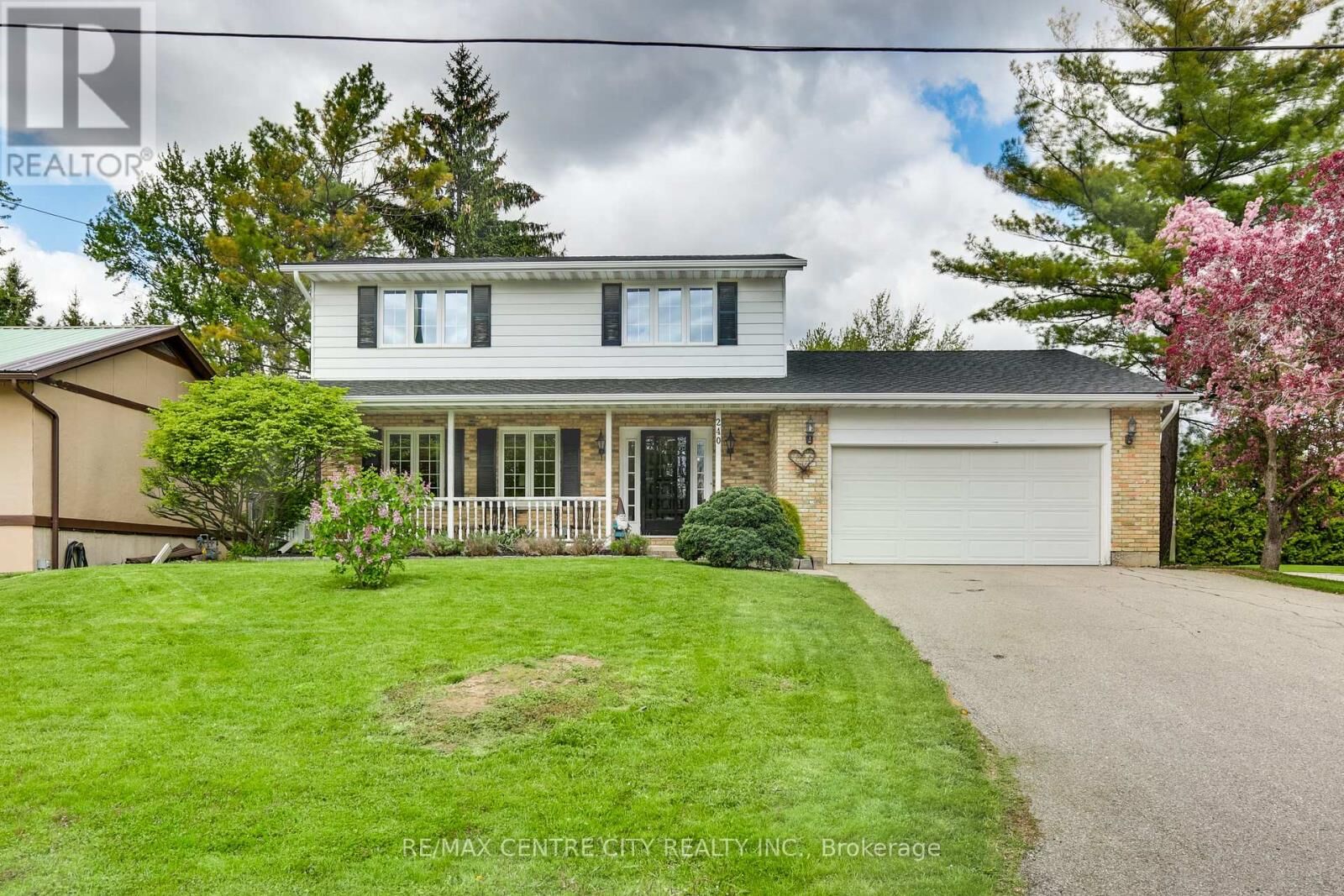 Property Photo:  240 Church Street  ON N0L 1B0 