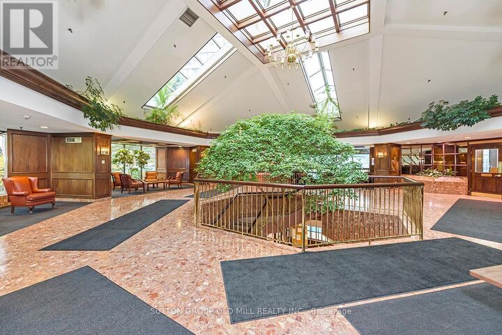 Property Photo:  1300 Islington Avenue 2806  ON M9A 5C4 