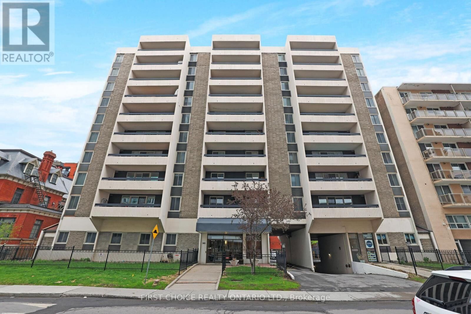 Property Photo: 141 Somerset Street West 703 ON K2P 2H1