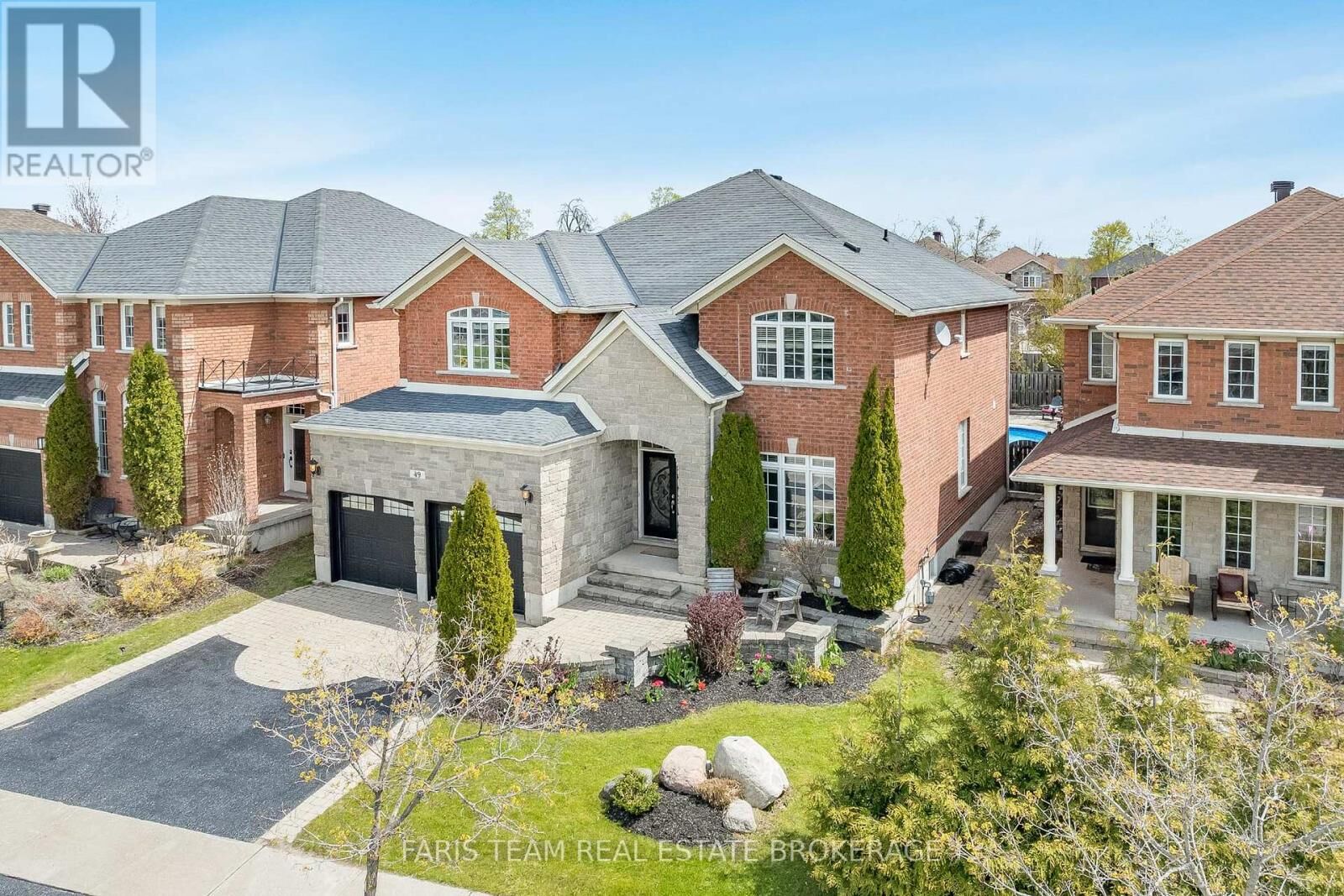 Property Photo:  49 Prince William Way  ON L4N 0Y9 