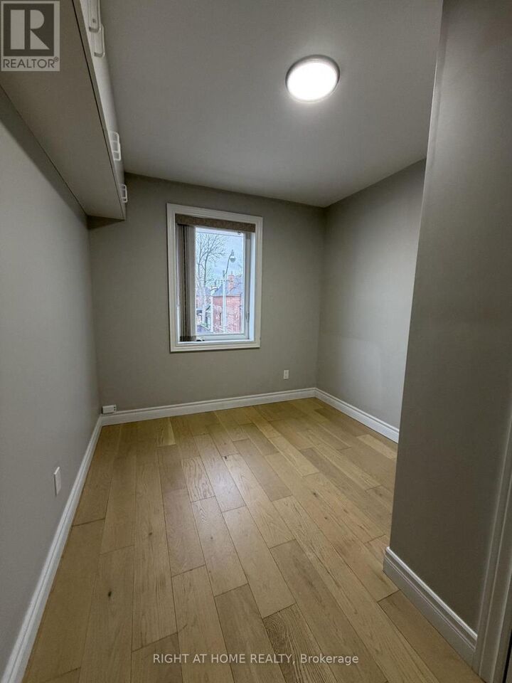 Property Photo: 1543 Dupont Street 1 ON M6P 3S5