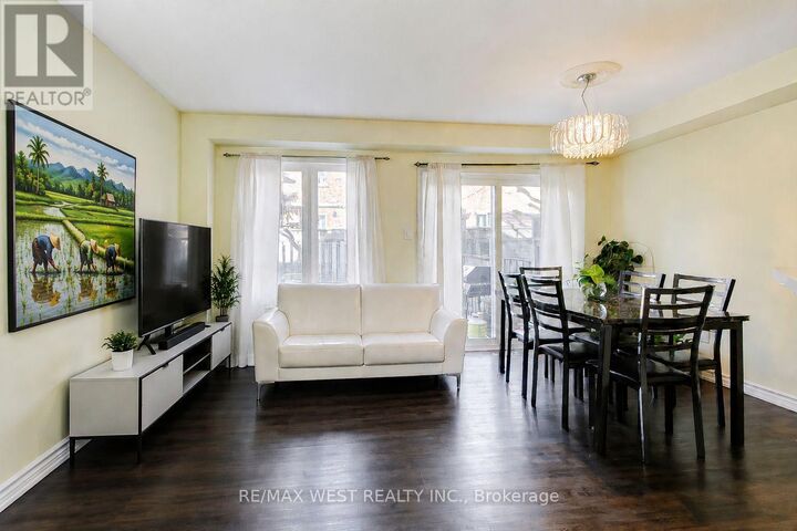 Property Photo:  6400 Lawrence Avenue East 12  ON M1C 5C6 