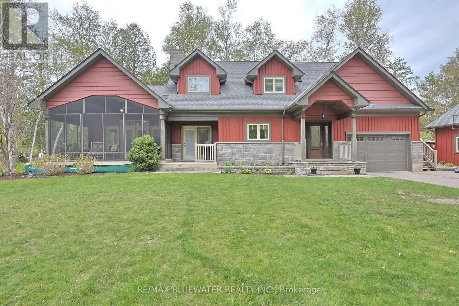 Property Photo:  6436 Robert Avenue  ON N0N 1J2 