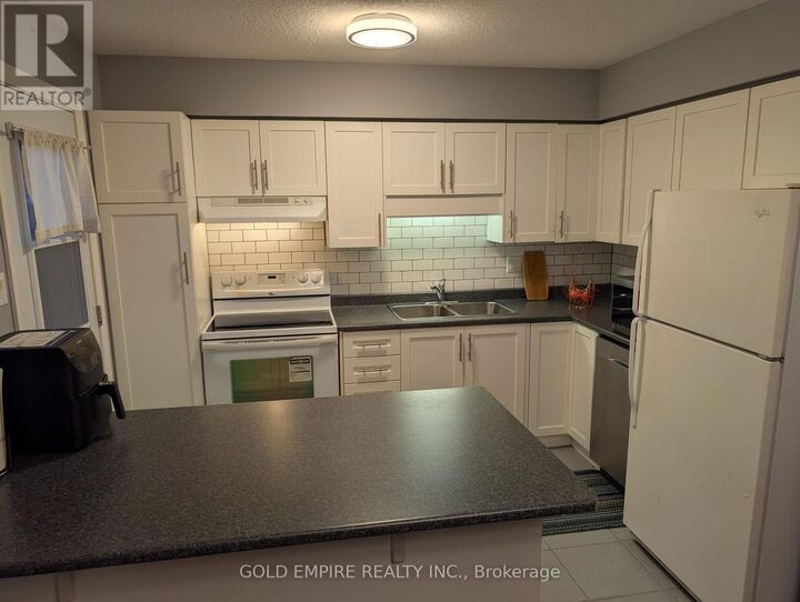 Property Photo:  925 Lawson Road East 40  ON N6G 4X3 
