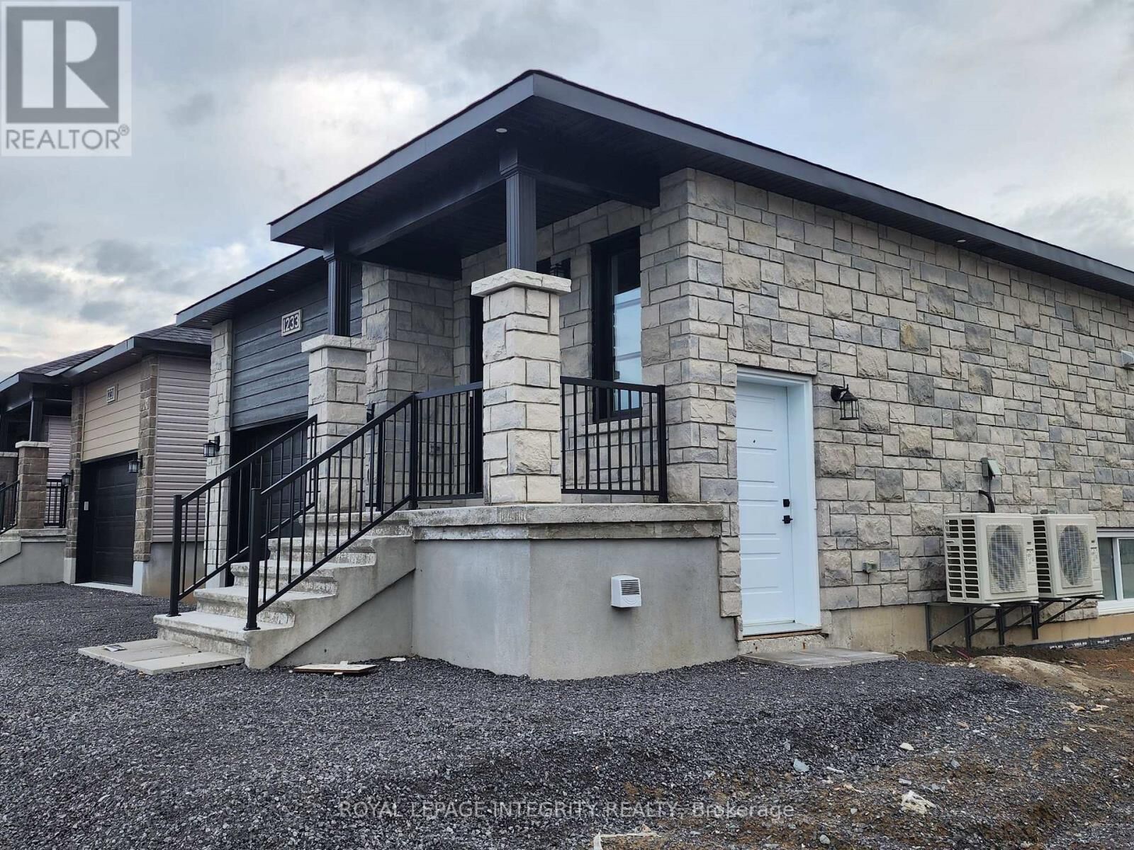 Property Photo:  1233 Montblanc Crescent  ON K0A 1W0 