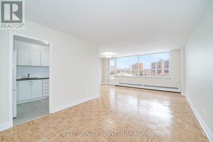 Property Photo:  6200 Bathurst Street 507  ON M2R 2A3 