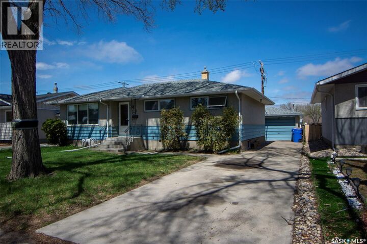 Property Photo:  14 Woodward Avenue  SK S4R 3H1 
