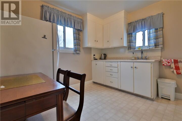 Property Photo:  228 Fourth Avenue  ON P3Y 1M4 