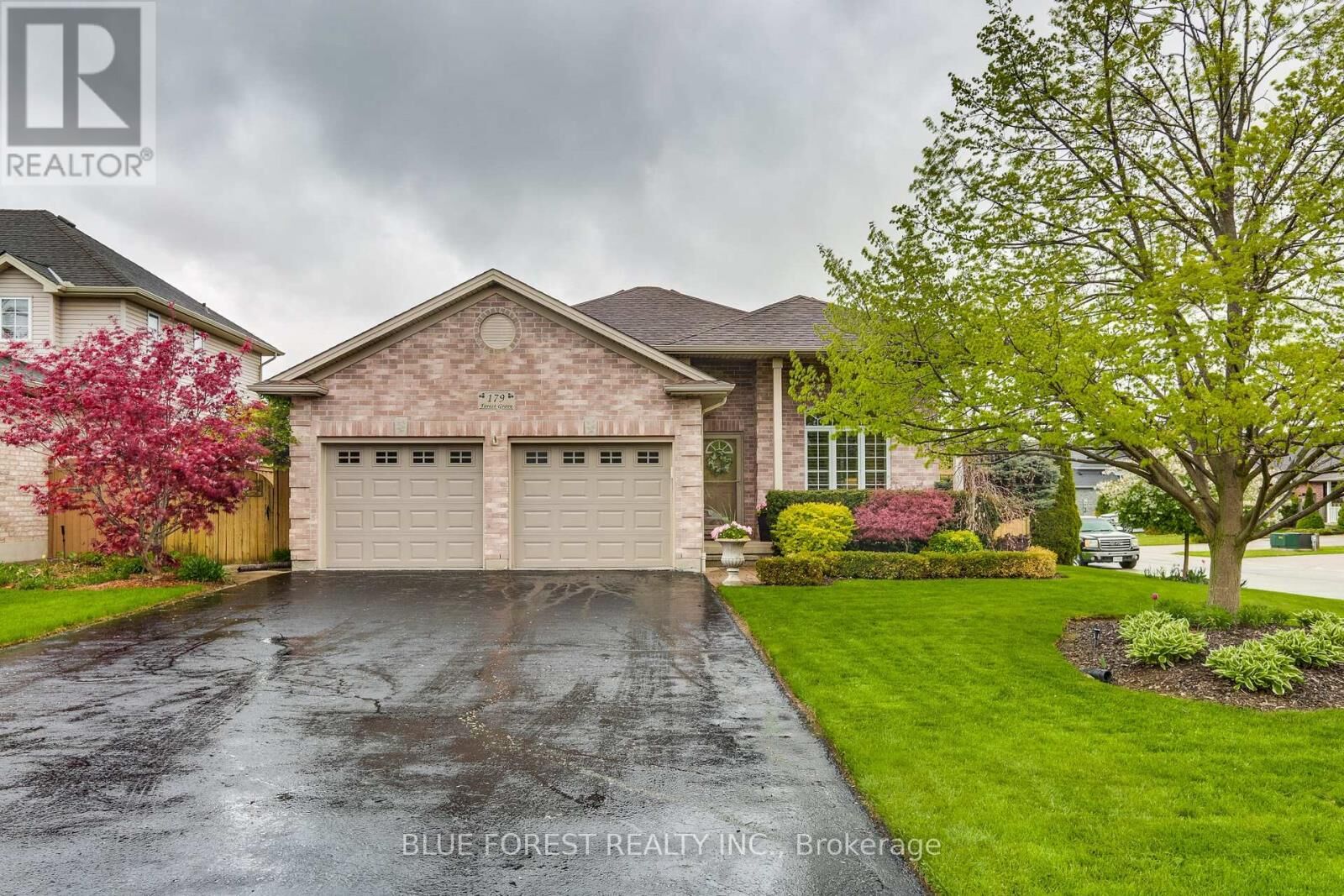 Property Photo:  179 Forest Grove Crescent  ON N0L 1G3 