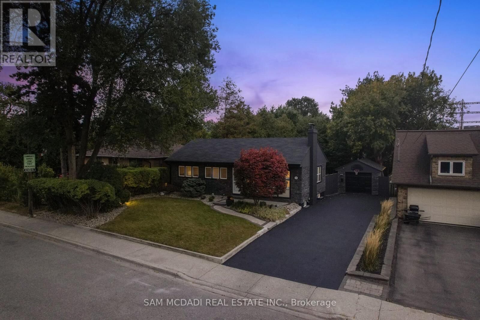 Property Photo:  1140 Halliday Avenue  ON L5E 1P9 