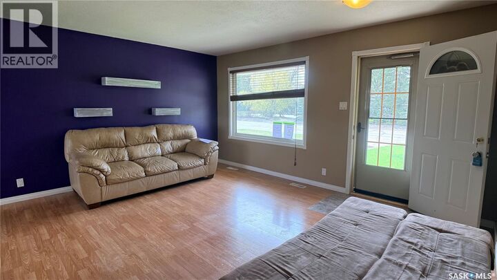 Property Photo:  1276 King Street  SK S4A 1L5 