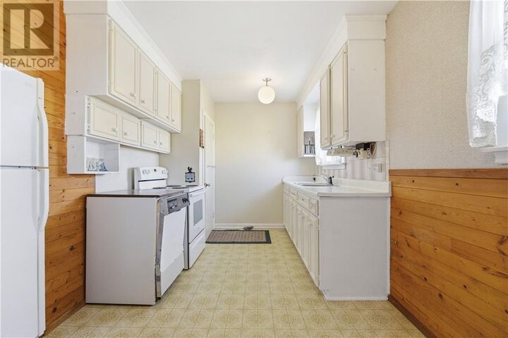 Property Photo: 1587 Crestmoor Road ON P3A 4M3