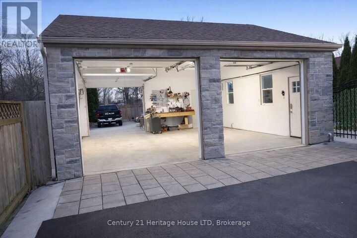 Property Photo:  6021 Montrose Road  ON L2H 1L4 