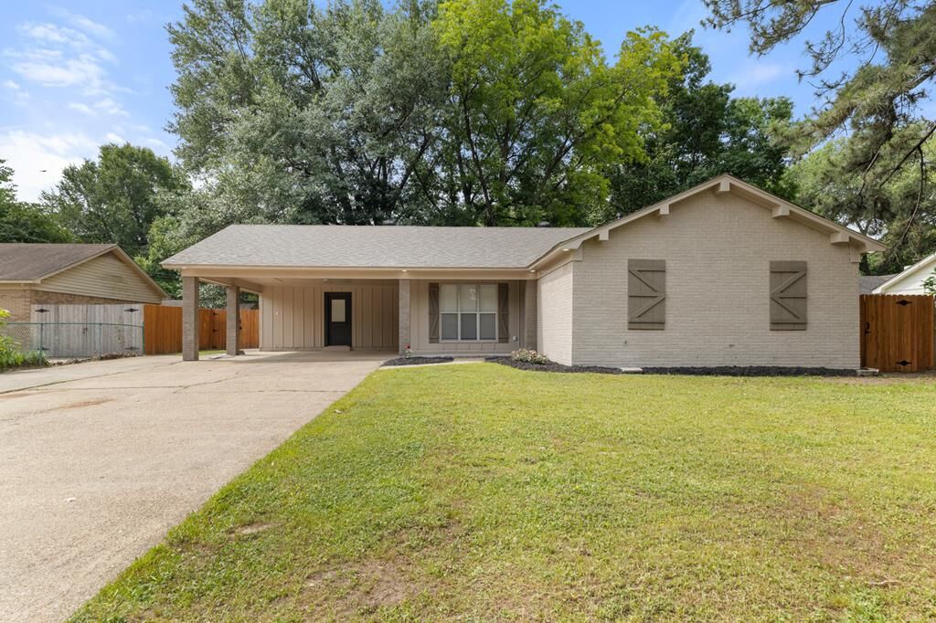 Property Photo:  908 Roselawn Drive  AR 72301 