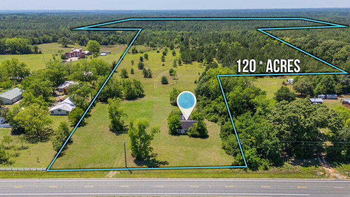 Property Photo: 6722 N Highway 85 FL 32567