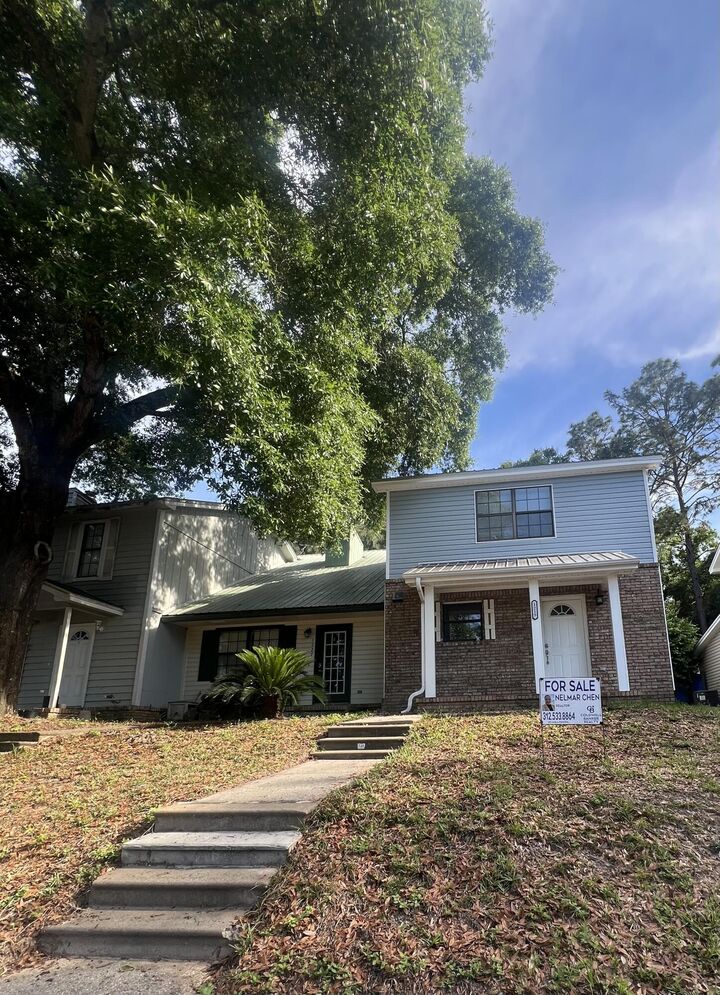 Property Photo:  1219 Walter Avenue  FL 32536 