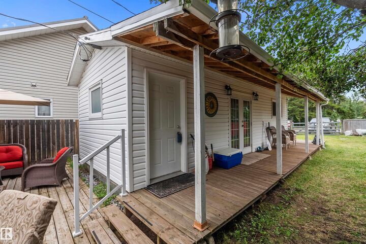Property Photo:  419 1st Avenue  AB T0C 1X0 