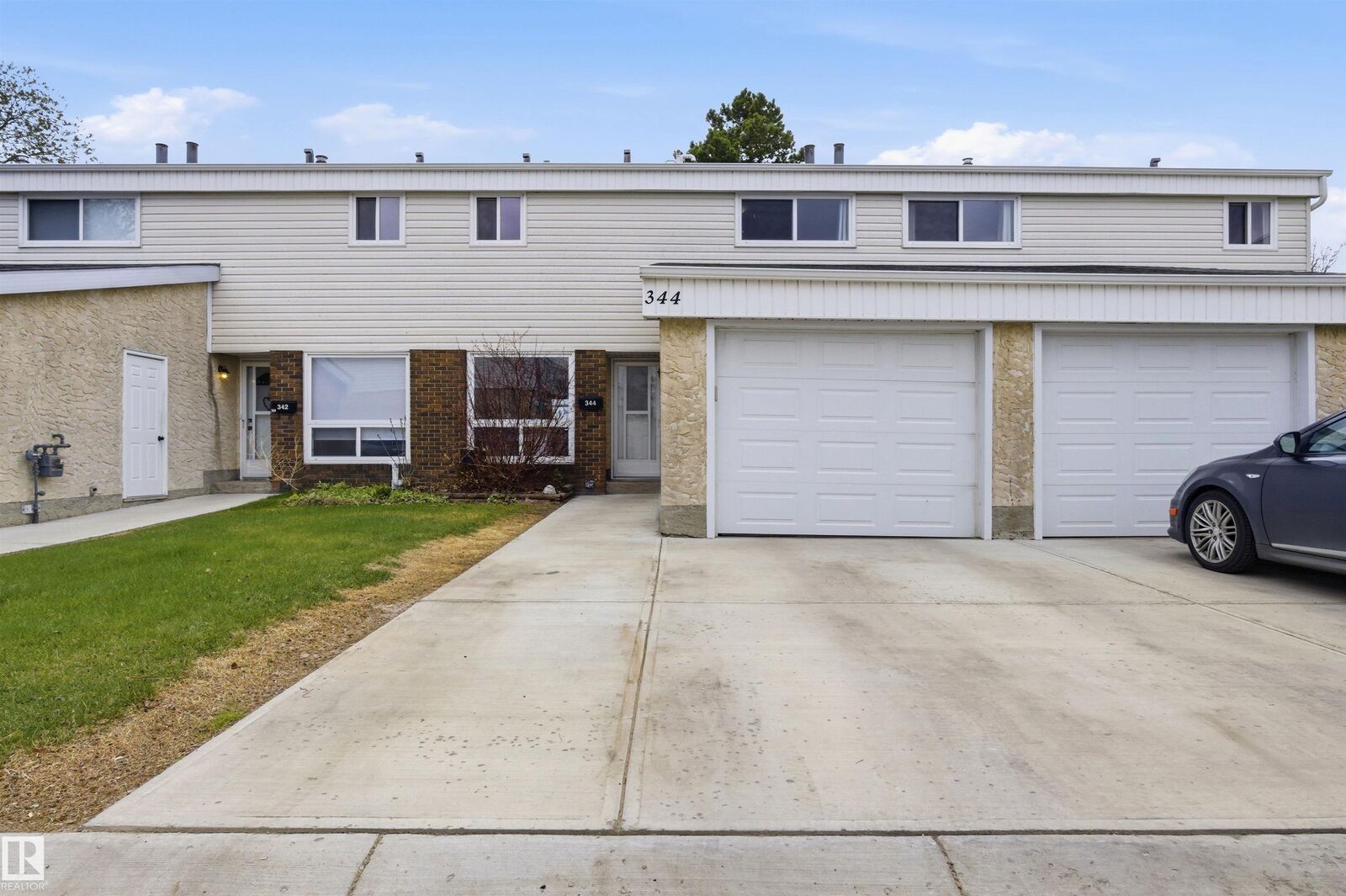 Property Photo:  344 Grandin Village  AB T8N 2R6 