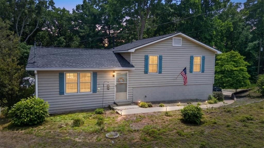 Property Photo: 129 Oak Forest Drive GA 30115