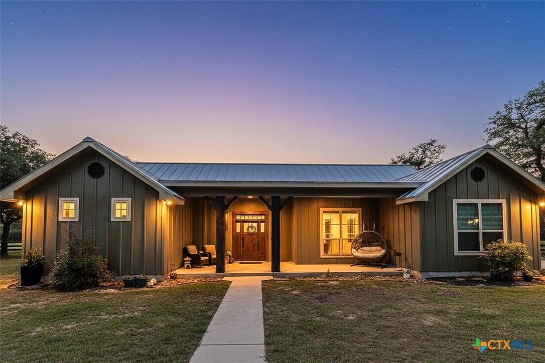 Property Photo:  605 Fm 1682  TX 78122 