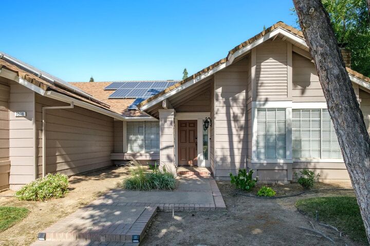 Property Photo: 7570 N 6th Street CA 93720