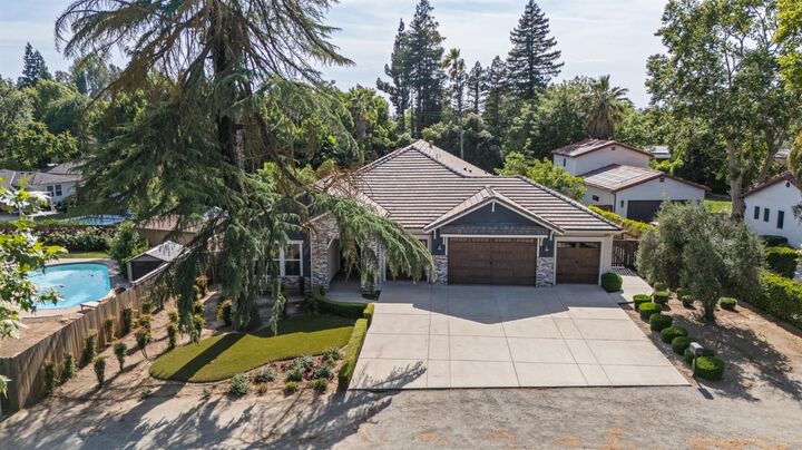Property Photo:  4809 N Sunset Avenue  CA 93704 